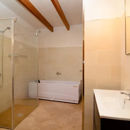 Hostal Embat -