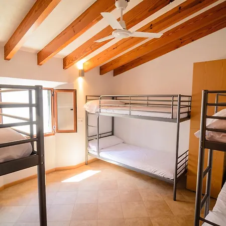 Hostal Embat - *