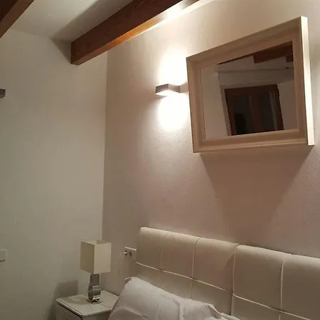 Hostel Embat -