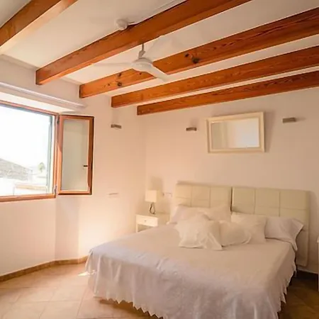 Hostel Embat - *